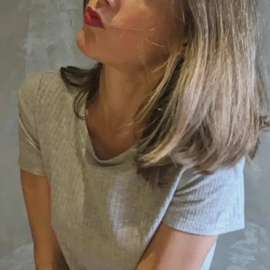 Andrea, 33