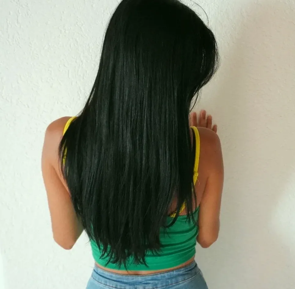 Lara, 28