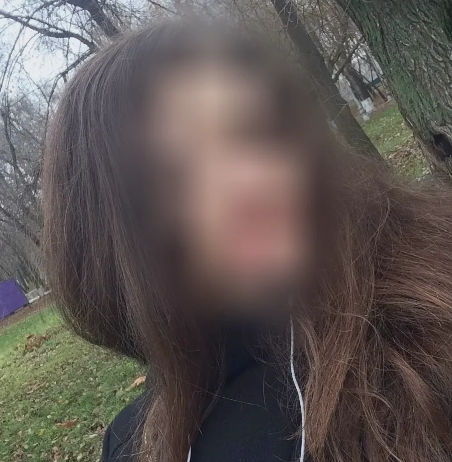 Lilly, 36