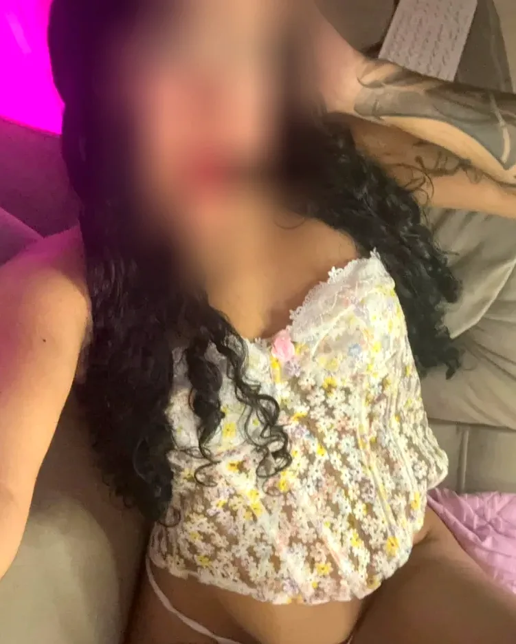Tanja, 22